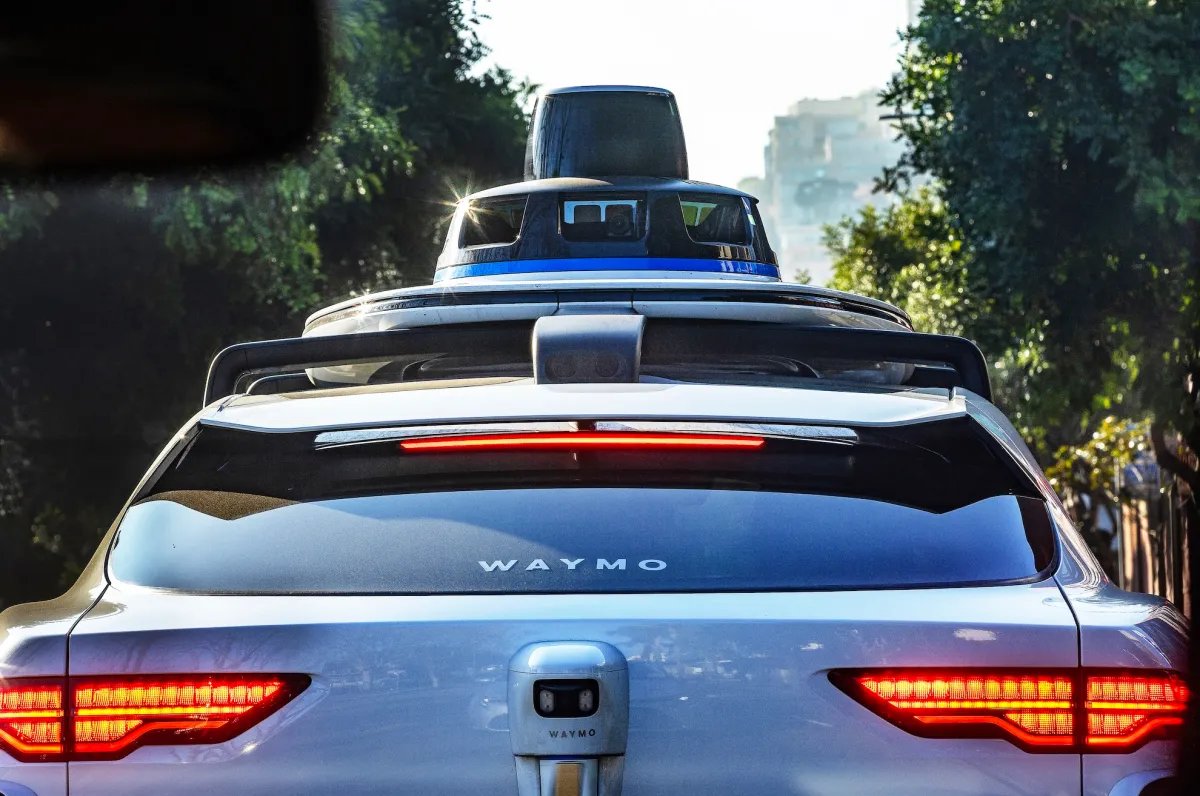 Robotaksi Şirkətləri AV-lərini Uzaqdan Nəzarətə Etmələri Haqqında Sükut Edir