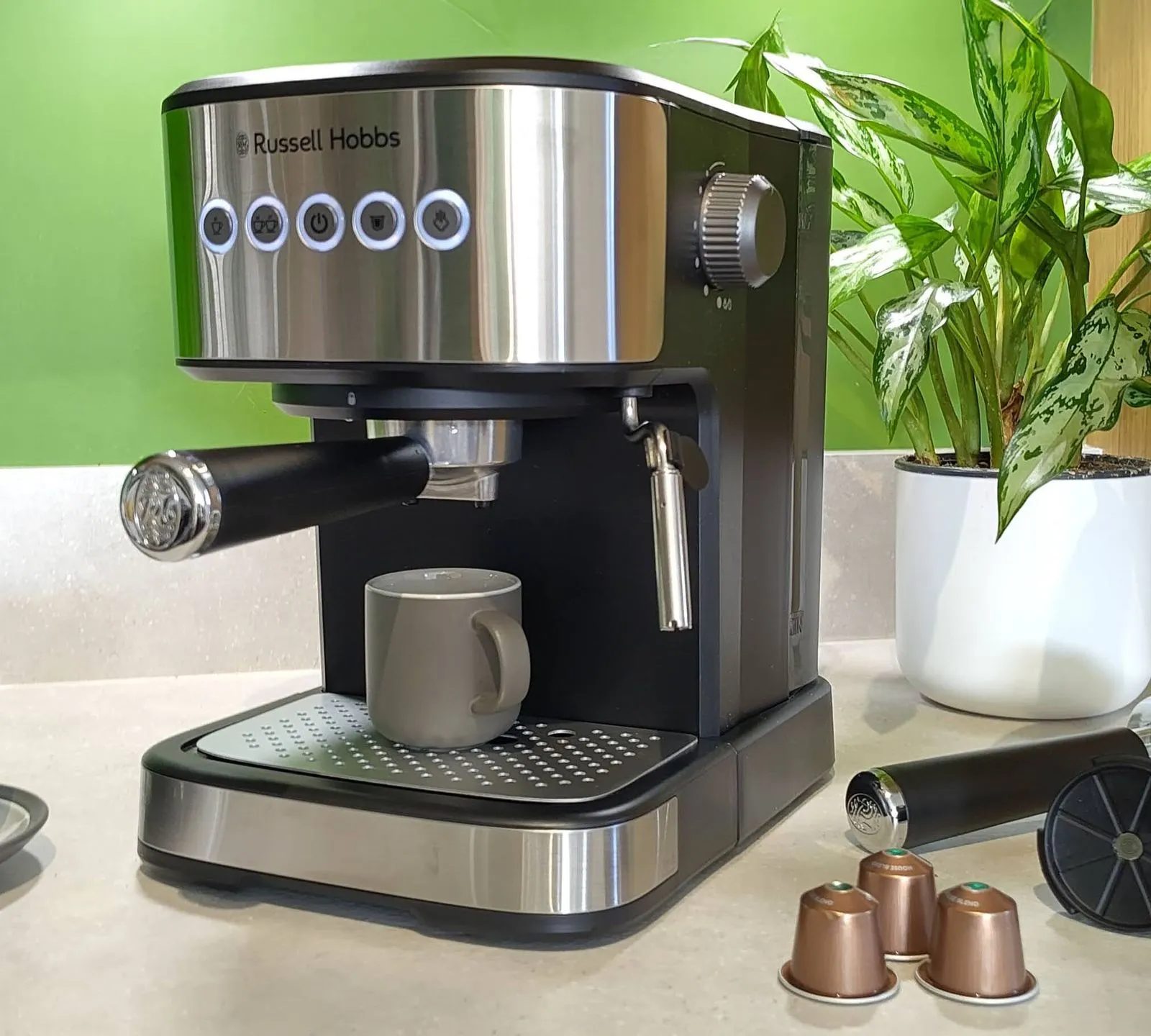 Russell Hobbs Espresso Maşını: Kiçik və Ucuz, Amma Bir Çətinliyi Var
