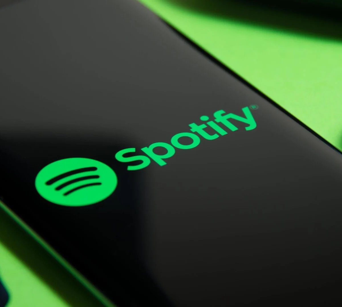 Spotify İncəsənətçiləri Yeni Təsdiq Sistemi ilə Tanıyacaq