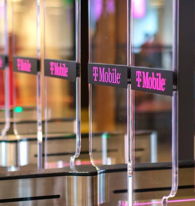 T-Mobile Şəbəkə Əsasında Canlı Dil Tərcüməsi Betanı Açdı