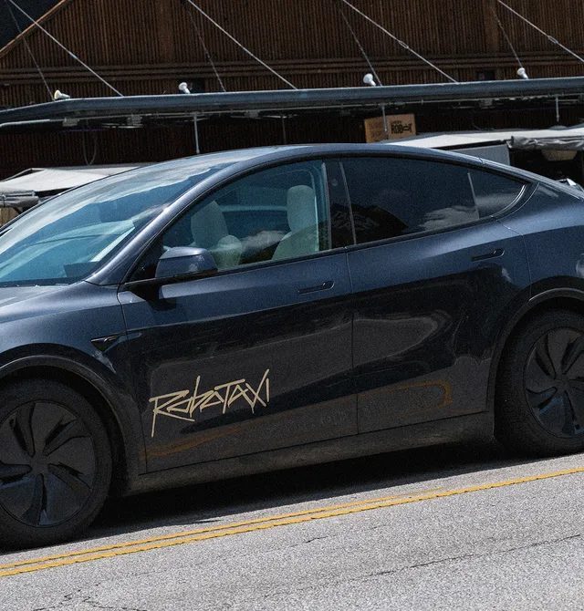 Tesla və Waymo Robotaksilərinin İnsan Nəzarətçiləri Haqqında Yeni Detallar Açıqlandı