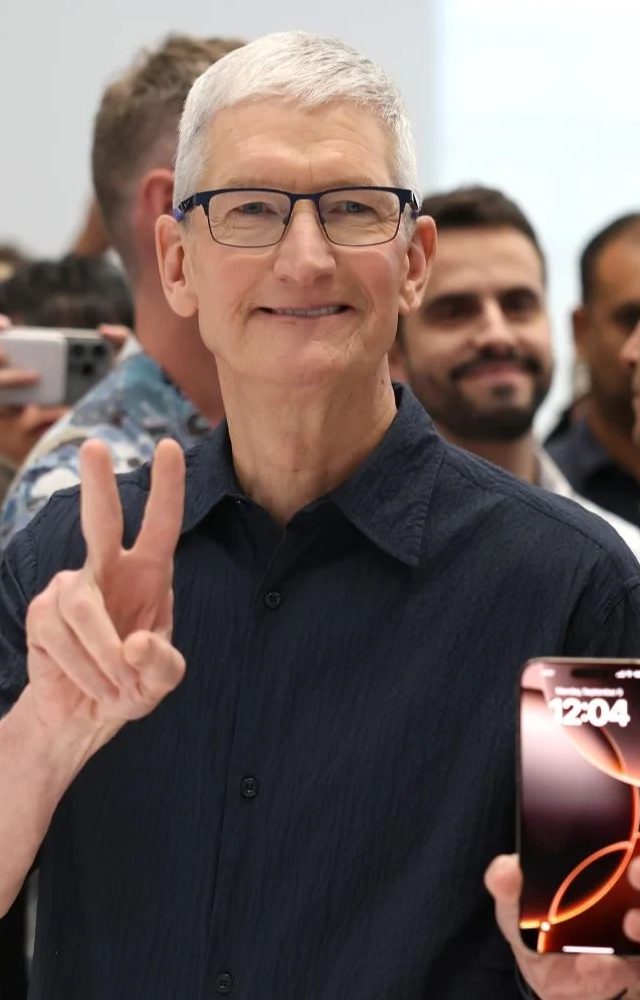 Tim Cook Böyük Elanlar Həftəsini Anons Edir