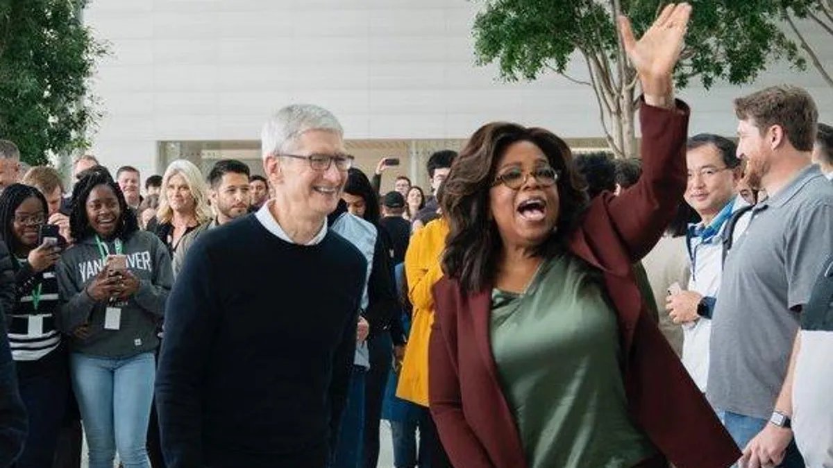 Tim Cook'un Apple-da Mirası: Texnologiyanı Status Simvoluna Çevirmək
