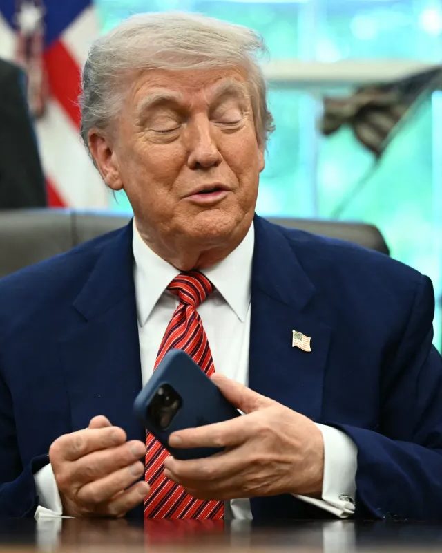 Trump Mobile Müştəri Məlumatlarını İnternetdə Yayıb!