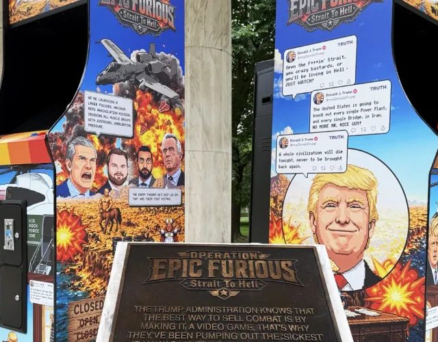 Trump və İran Müharibəsi Haqqında Yeni Oyunun Dəli Dolusu Detalları