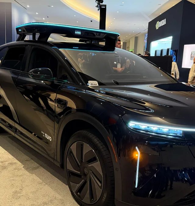 Uber Robotaksi və EV Şarj Stansiyalarını Artırır