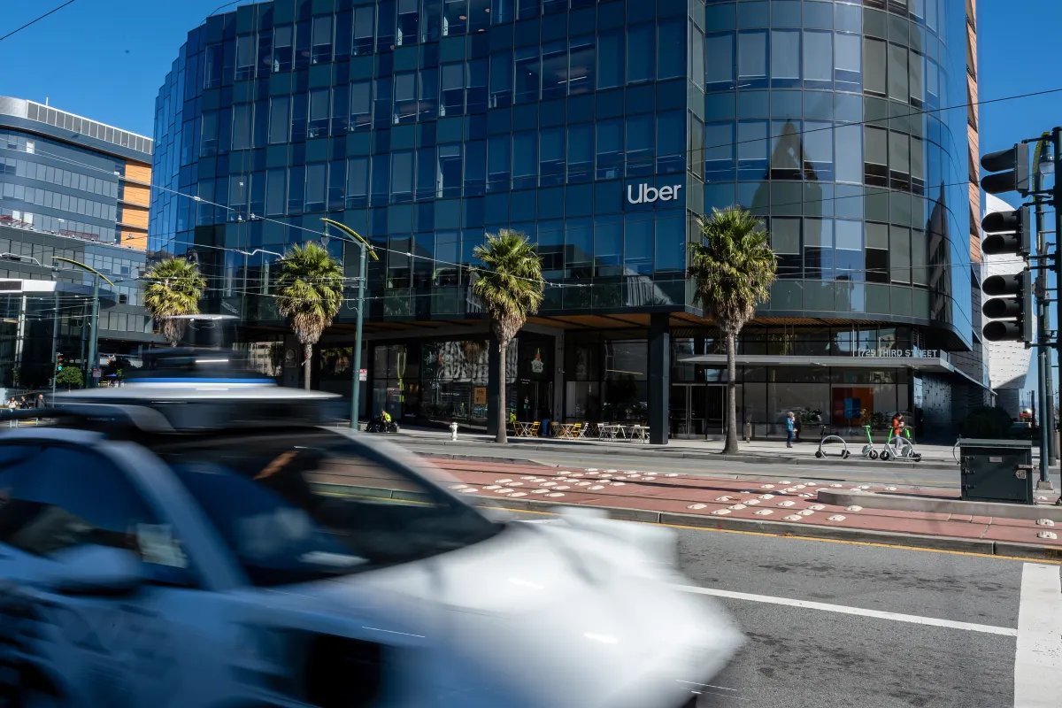 Uber Sürücülərini Avtonom Maşınlar Üçün Sensor Şəbəkəsinə Çevirmək İstəyir