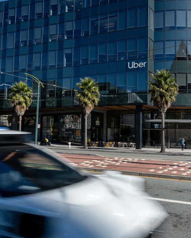 Uber Sürücülərini Avtonom Maşınlar Üçün Sensor Şəbəkəsinə Çevirmək İstəyir