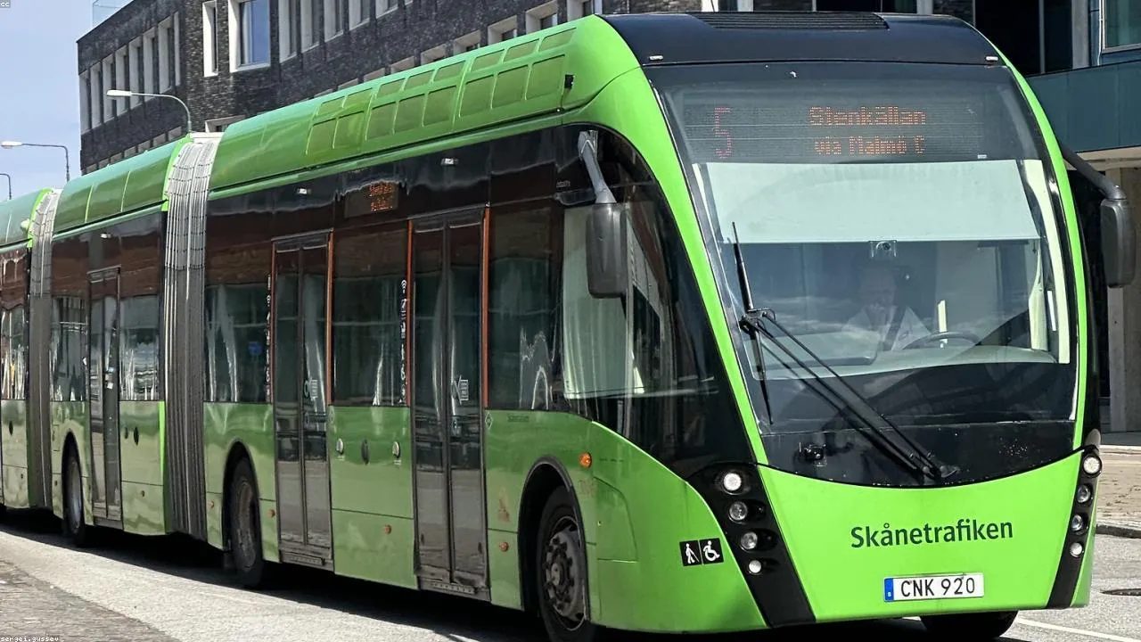 Universitet Tələbələri Aerokosmik Kompozitləri Gücləndirir