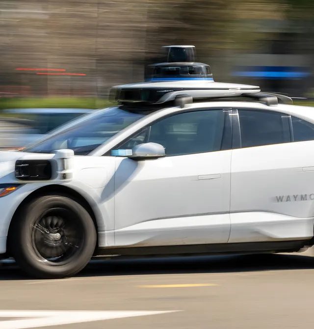 Waymo-nun Avtomobilləri: Uşaqlara Yalnız Gediş Qadağası