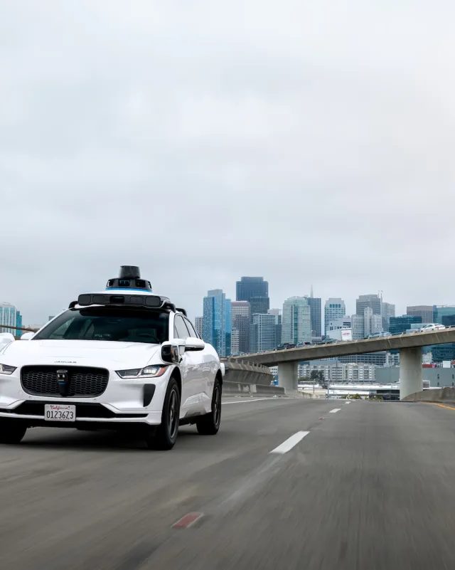 Waymo Robotaksiləri Tikinti Zonalarında Dayandırır