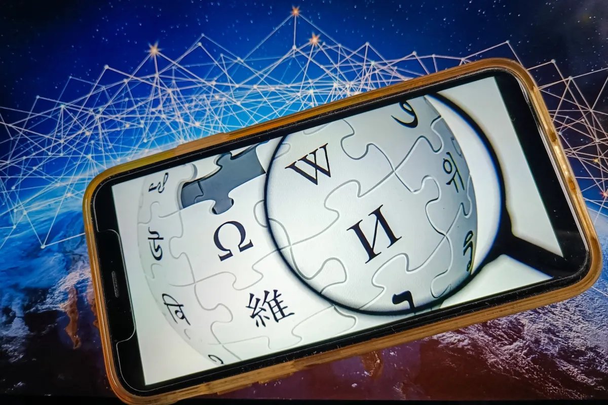 Wikipedia AI İstifadəsini Sıxışdırır: Yeni Qaydalar