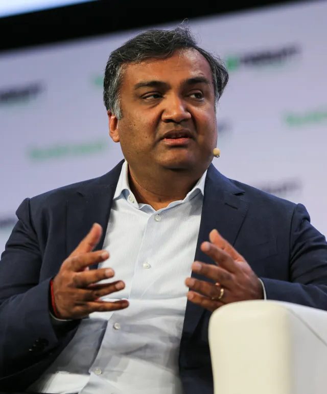 YouTube CEO-u: Ən Yaxşı Youtuberlər Evdən Çıxmayacaq